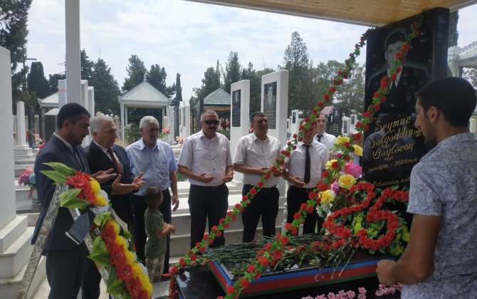 Kəlbəcərin deputatı Samuxda Vətən Müharibəsi şəhidlərinin ailəsinə baş çəkdi - FOTOLAR