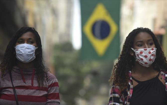 Минздрав Бразилии намерен до конца года отменить требование ноcить маски
