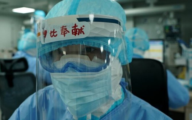 Китайский регулятор предложил новую версию появления коронавируса в Ухане