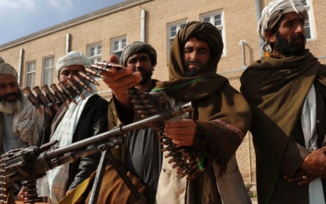 Талибан поднял свой флаг над президентским дворцом в Афганистане