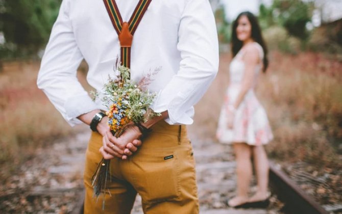 Dahilərin evlilik barədə deyimləri: “Hər qadının həyatında iki vacib kişi var...”
