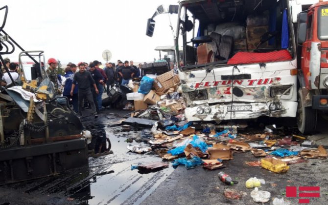 В Гаджигабуле произошло ДТП с пассажирским автобусом, есть раненые-(фото)