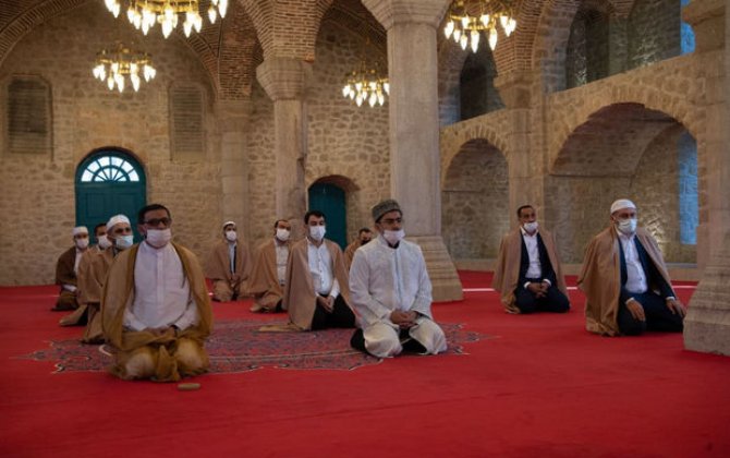 Şuşanın Yuxarı Gövhər Ağa məscidində “Şükür” namazı qılınıb - FOTO/VİDEO