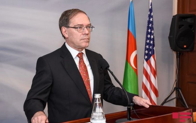 Посол: США помогут азербайджанским переселенцам вернуться в Карабах