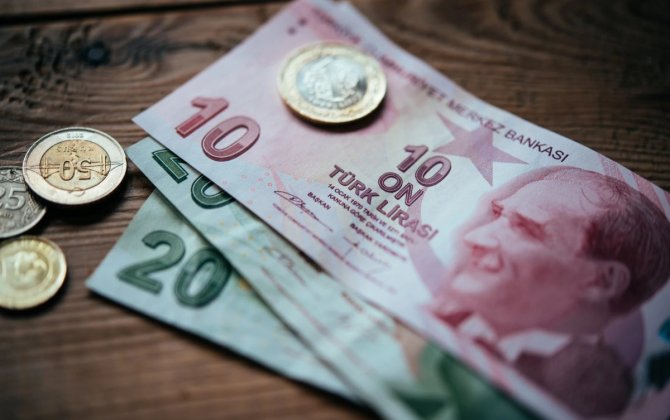 За последние сутки курс турецкой лиры к манату снизился на 10%