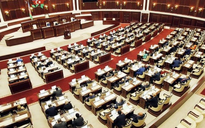 3 декабря азербайджанские парламентарии обсудят 33 вопроса