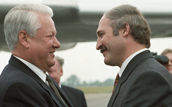 “Bu addımı Yeltsinin təzyiqi ilə atdım” – Lukaşenkodan şok iddia