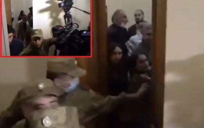 Ermənistan parlamentində dava: Paşinyanın tərəfdarları daşnakı döydü - VİDEO