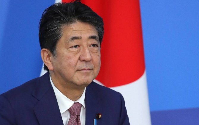 Экс-премьер Японии призвал придерживаться «абэномики»
