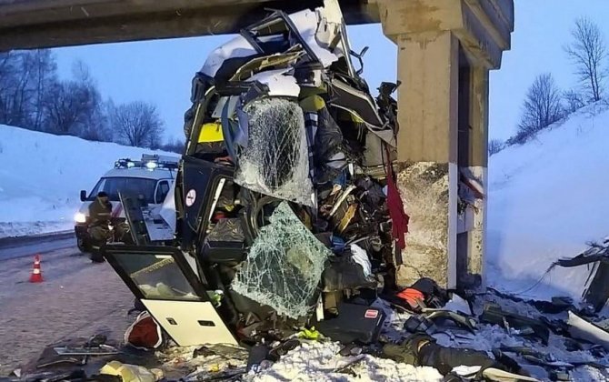 Rusiyada avtobus qəzası, 5 ölü, 16 yaralı - VİDEO
