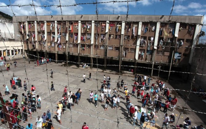 В одной из крупнейших тюрем Эквадора заключенные устроили столкновения
