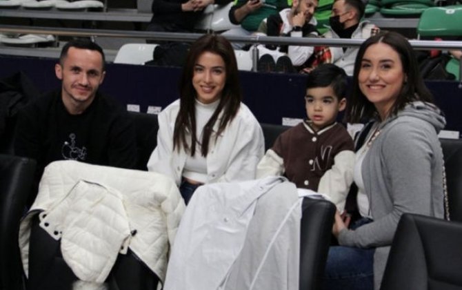 Namiq Ələsgərov ailəsi ilə birlikdə “Bursaspor”un basketbol komandasının oyununda - FOTO