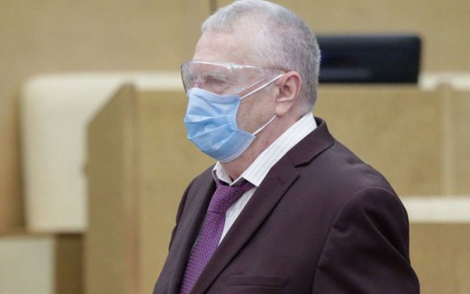 Jirinovski süni nəfəs aparatına qoşulub Jirinovski süni nəfəs aparatına qoşulub