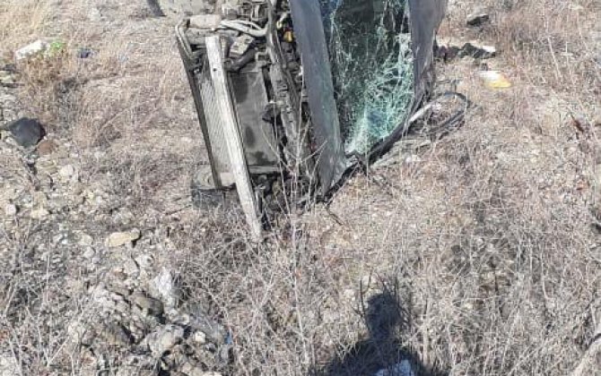 В тяжелом ДТП в Огузском районе погибли два человека-(фото)