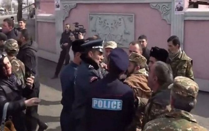 В Армении задержали более 20 протестующих из-за визита азербайджанских депутатов в Ереван