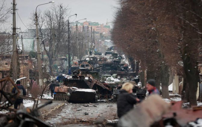 Ukrayna ordusu Rusiya tanklarına yanacaq daşıyan konvoyu dronlarla vurdu – FOTO