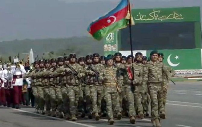 Azərbaycan hərbçiləri Pakistanda paradda -