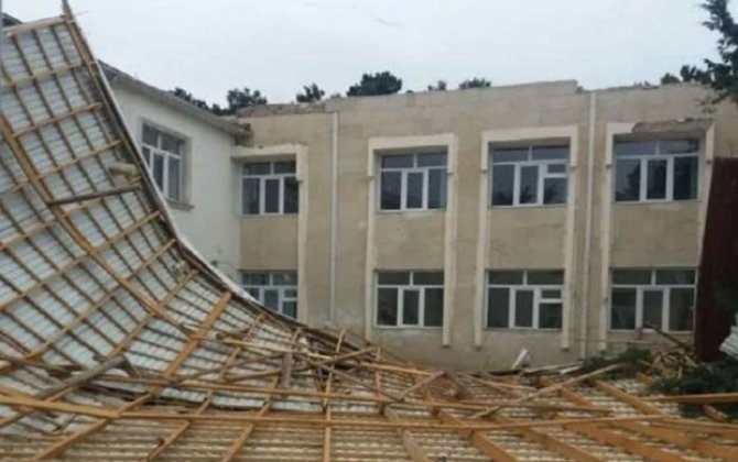 Külək məktəbin damını uçurdu