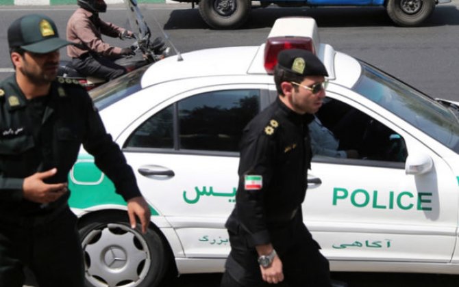 İranda polis zabiti evinin qarşısında güllələndi - FOTO