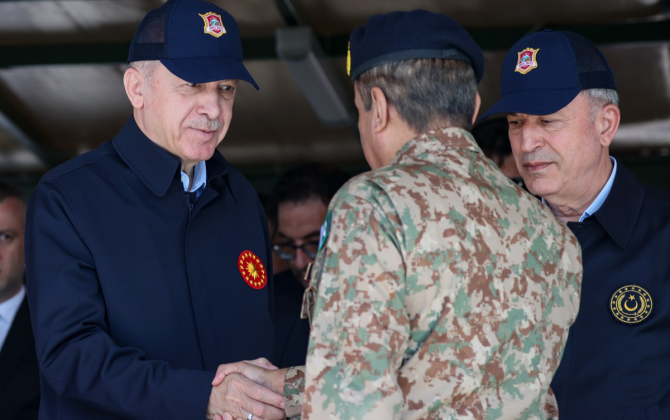 Эрдоган наблюдает за учениями с участием азербайджанских военнослужащих