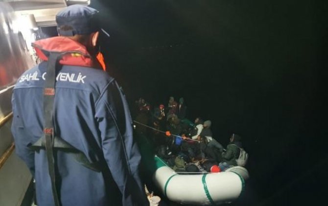 Türkiyə tərəfi sahil sularında batmaq təhlükəsində olan 44 qaçqını xilas edib