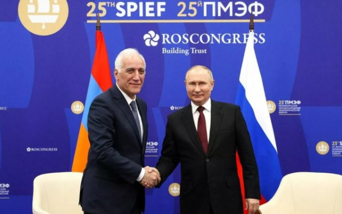 Хачатурян поблагодарил Путина за то, что он остановил разгром Армении