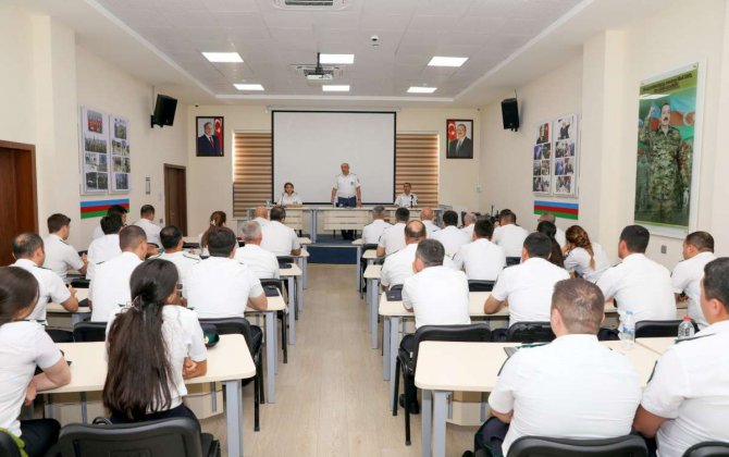 Gömrük Akademiyasında ixtisasartırma təlimlərinin yekun qiymətləndirilmə mərhələsi keçirilib