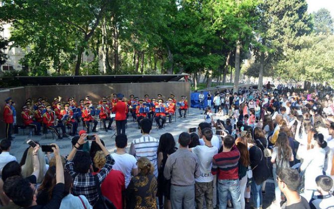 Bayram günü hərbi orkestrlərin yürüşləri və nümunəvi çıxışları təşkil olunacaq