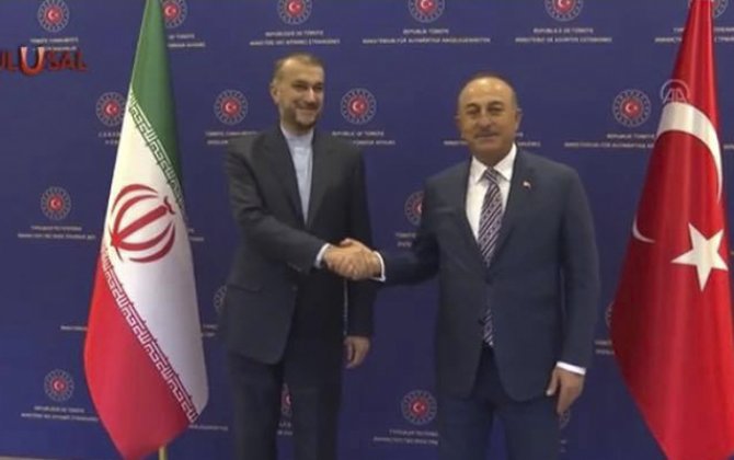 Çavuşoğlu iranlı həmkarı ilə görüşdü