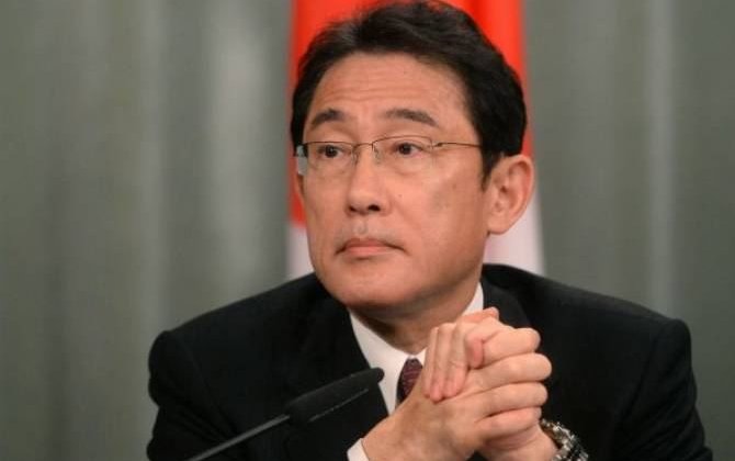 Премьер Японии извинился за связи членов правящей партии с 