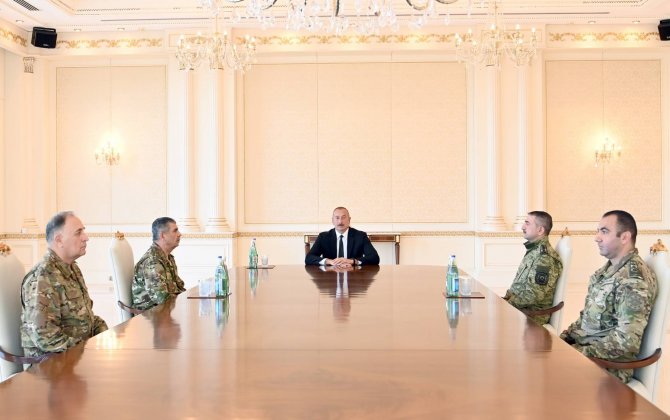 Алиев провел оперативное совещание с руководством армии