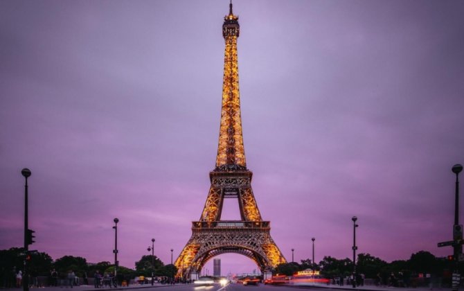 Parisdə gecə işıqlandırılması söndürüləcək, hovuzlarda temperatur azaldılacaq