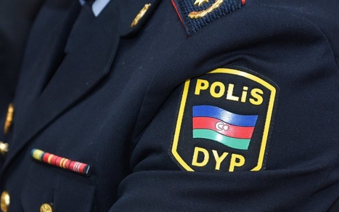 Bakıda dilənçilərə təpik vuran polislər işdən çıxarıldı