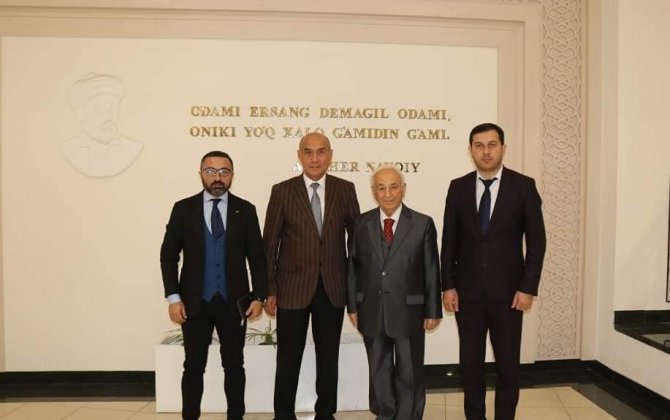 Daşkənddə Əlişir Nəvai adına Universitetin rektoru TAİB təmsilçilərini mükafatlandırıb