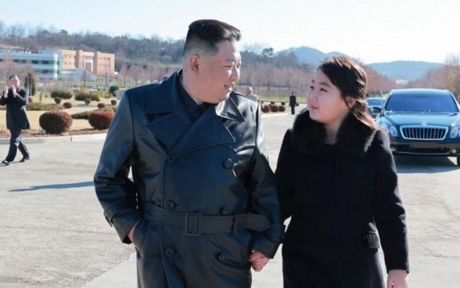 Şimali Koreya lideri ikinci dəfə qızının müşayiəti ilə ictimaiyyət qarşısına çıxdı