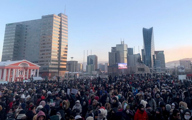 Monqol xalqı iqtidarı 13 mlrd. dollarlıq korrupsiya faktını araşdırmağa vadar etdi...-FOTOLAR