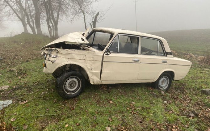 Şamaxıda qaçırdıqları avtomobillə qəza törədən iki yeniyetmə saxlanılıb - FOTO