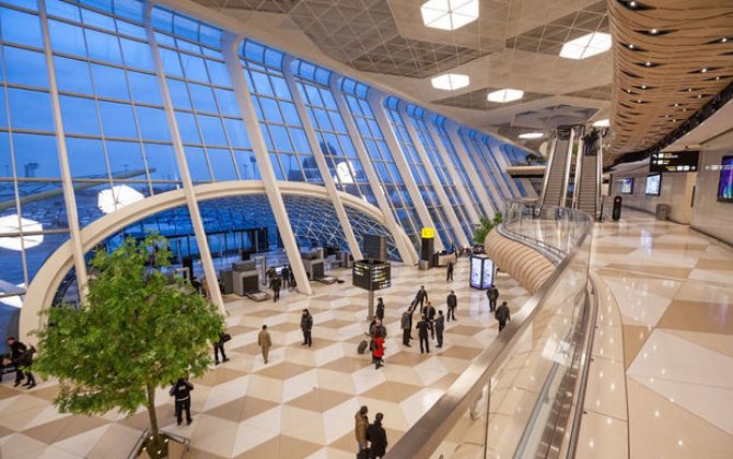 Bakı aeroportunda Banqladeş vətəndaşından 20 pasport götürüldü