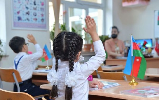 Bakıda müəllimlərin orta aylıq əməkhaqqı açıqlandı