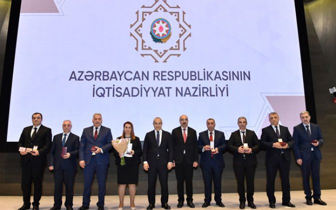 İqtisadiyyat Nazirliyinin təltif olunmuş əməkdaşlarına orden və medallar təqdim edilib - FOTO