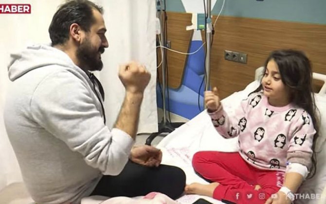 Dağıntılar altında oyun oynayaraq xilas edilməklərini gözlədilər - Video