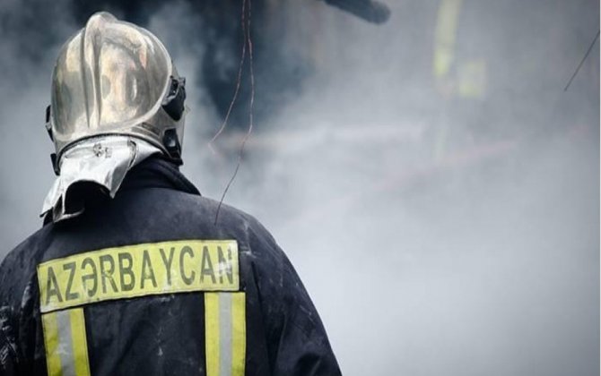 Bakıda ikiotaqlı evdə yanğın olub