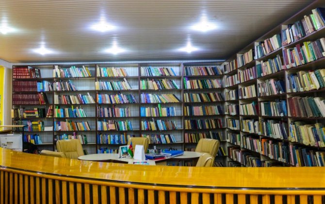 BDU Elmi Kitabxanası növbəti kitab bağışlama aksiyası keçirib