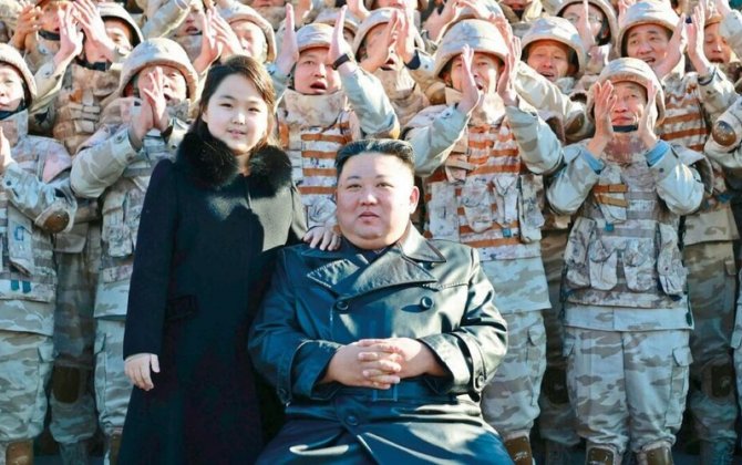 Şimali Koreya lideri 10 yaşlı qızını hakimiyyətə hazırlayır - FOTO