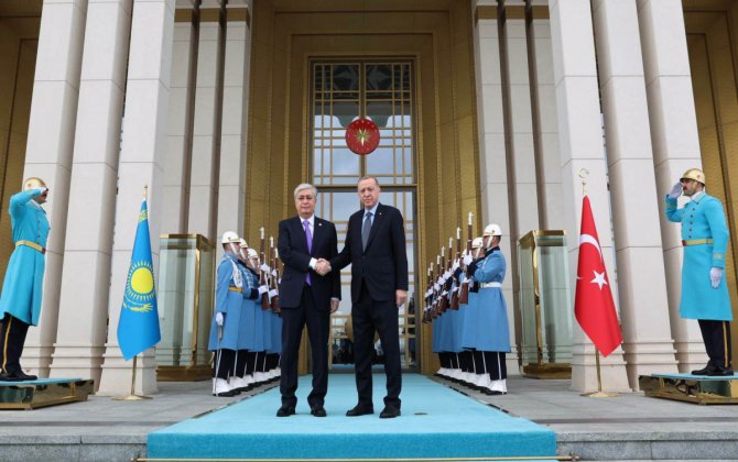 Ərdoğan Tokayevlə görüşüb