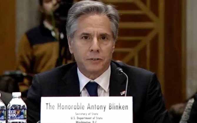 ABŞ dövlət katibi ermənipərəst konqresmeni yerində oturtdu - VİDEO