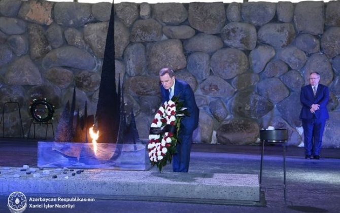 Azərbaycanın XİN rəhbəri Holokost Memorial Kompleksini ziyarət edib - FOTO