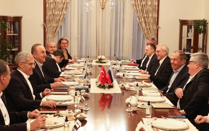 Çavuşoğlu Lavrovla iftar süfrəsində görüşüb