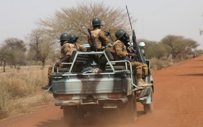 Burkina Fasoda silahlılar 40-dan çox adamı öldürüb