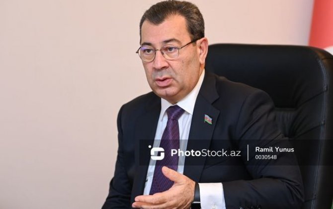 Səməd Seyidov İrəvanda bayrağımızın yandırılmasından yazdı: “Danışıqlar prosesinə də bu cür yanaşırlar” - FOTO